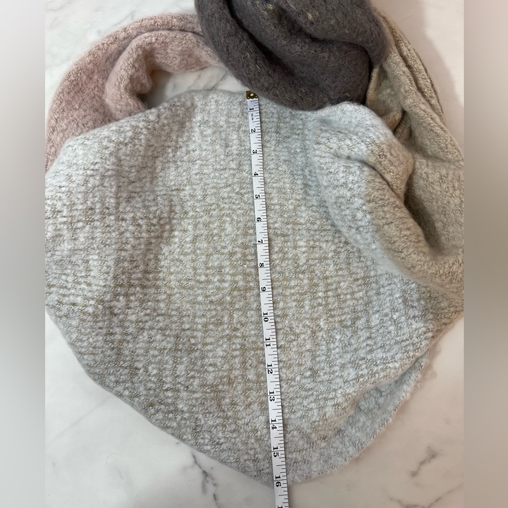 NWT David and Young Figure 8 Double Loop Scarf in Neutral Tones Color Block - Picture 6 of 8